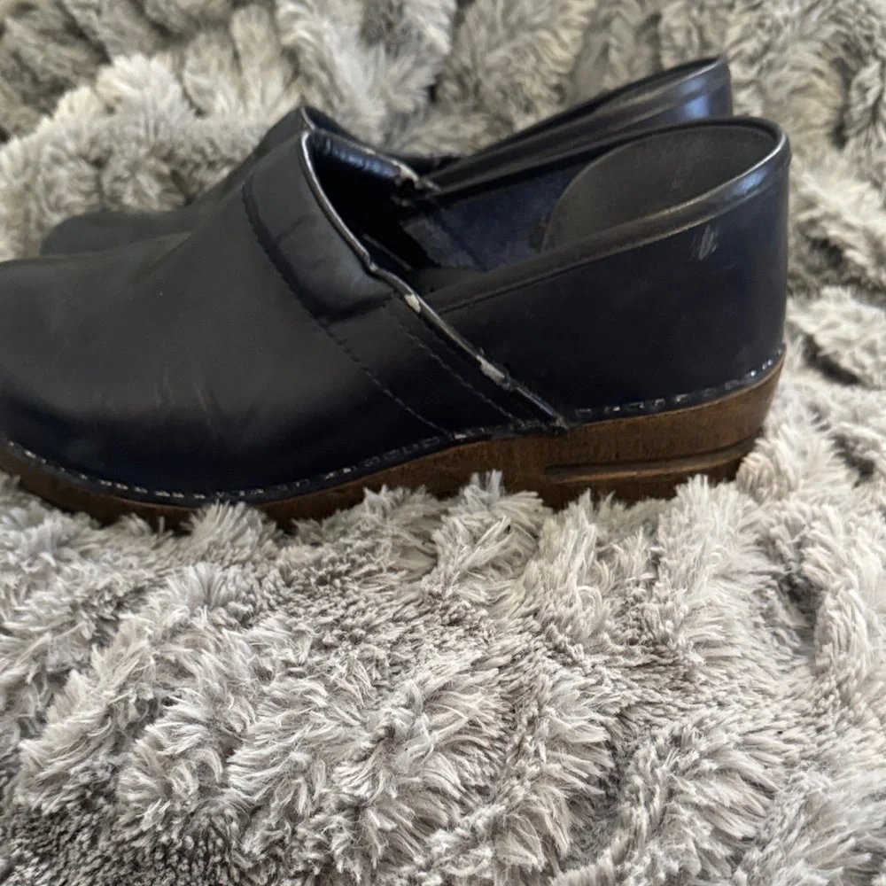 Dansko Navy (Size 40) Leather Clogs - Picture 5 of 10